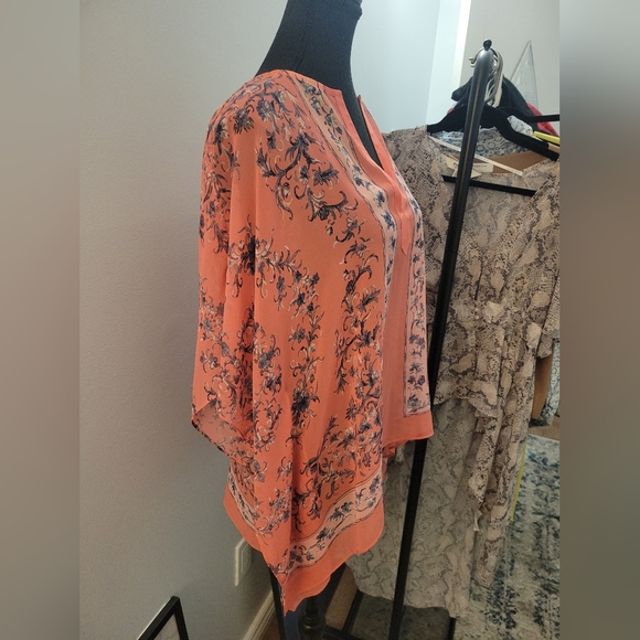 BCBG Dove Pink Blouse Size Xs/S - Picture 4 of 9